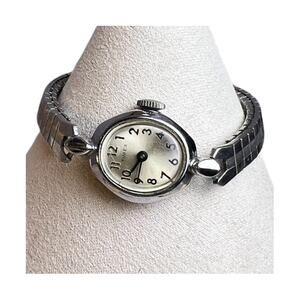 Vintage 1950s Timex Ladies Oval Mechanical Watch Silver Dial Expansion Bracelet